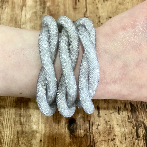 Crystal Filled Magnetic Clasp Mesh Bracelet- Gray - Picture 6 of 6